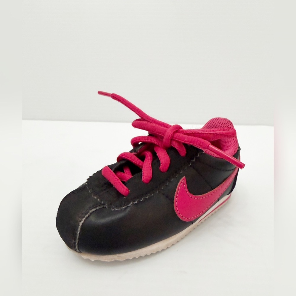 Nike Cortez Sneakers Black, Pink - 5C
